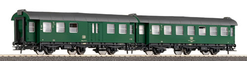 Set of 3-axle cares 2nd class + 2nd class with baggage compartme<br /><a href='images/pictures/Roco/45908.jpg' target='_blank'>Full size image</a>